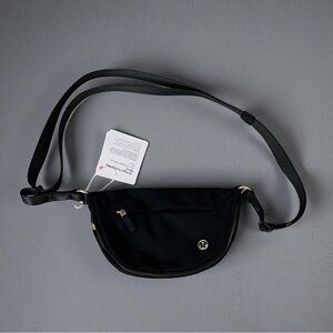 lululemon athletica Black Belt Bag 2L